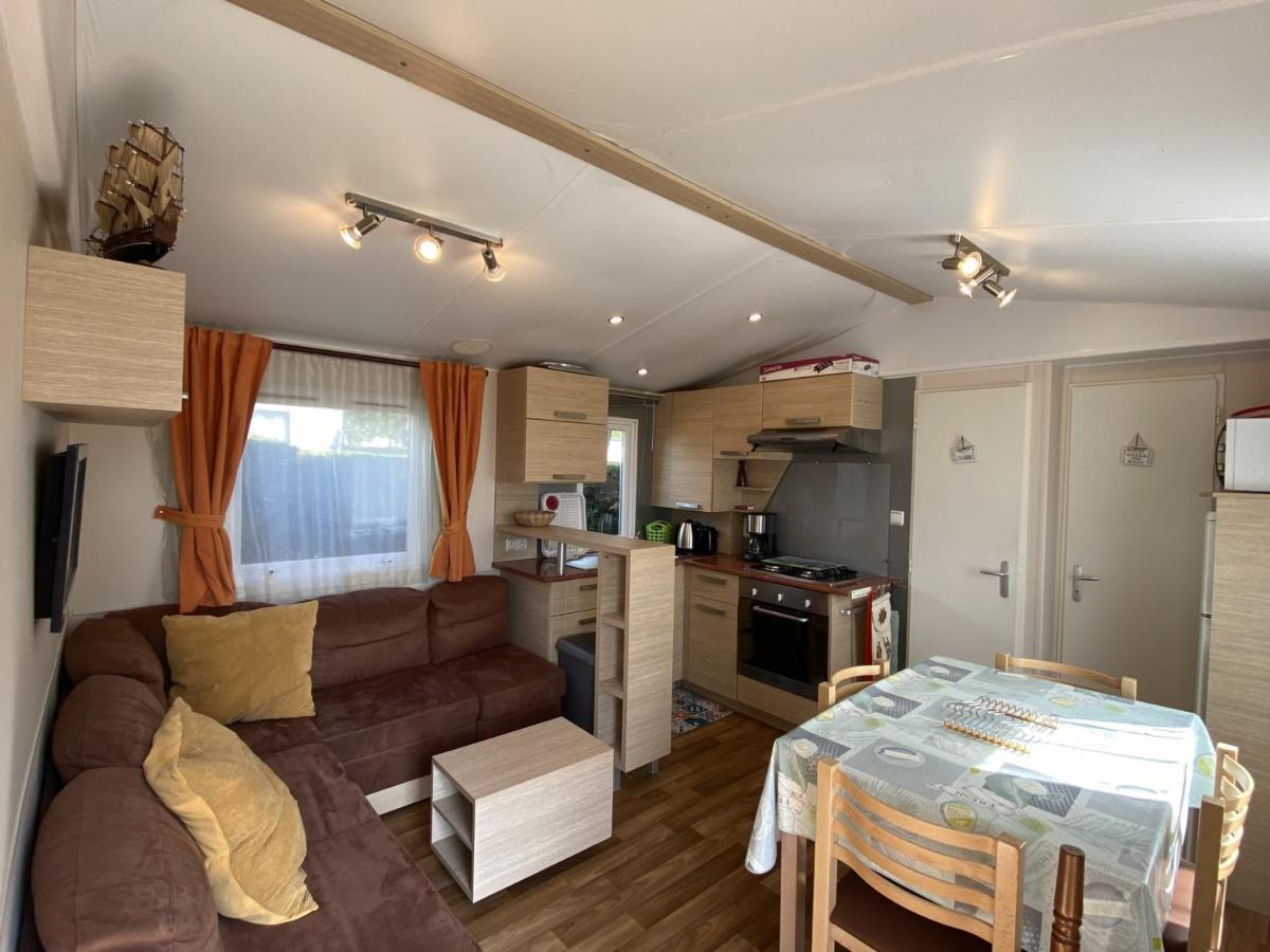 Mobil-Home A Fouras : Proche Plage, 2 Chambres, Tv, Plancha, Parking, Ideal Famille - Fr-1-709-58 Exteriér fotografie